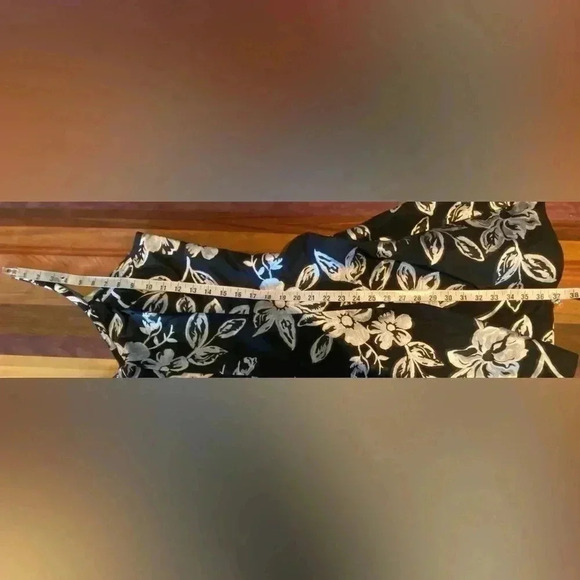 Banana Republic Monogram Floral Jacquard Fit-and-Flare Dress, size 12 - Picture 7 of 8